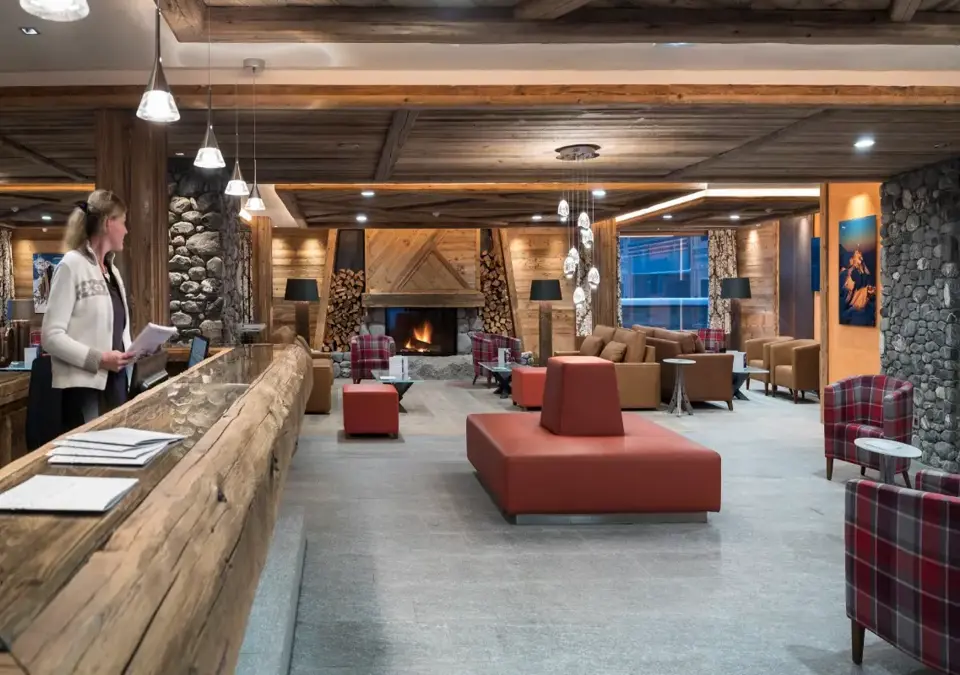 Le Cristal de Jade-Chamonix-Reception lounge (2).webp