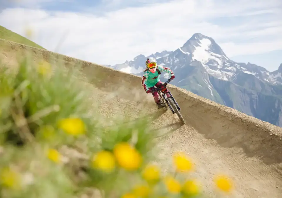 Les Deux Alpes mountain biking.webp