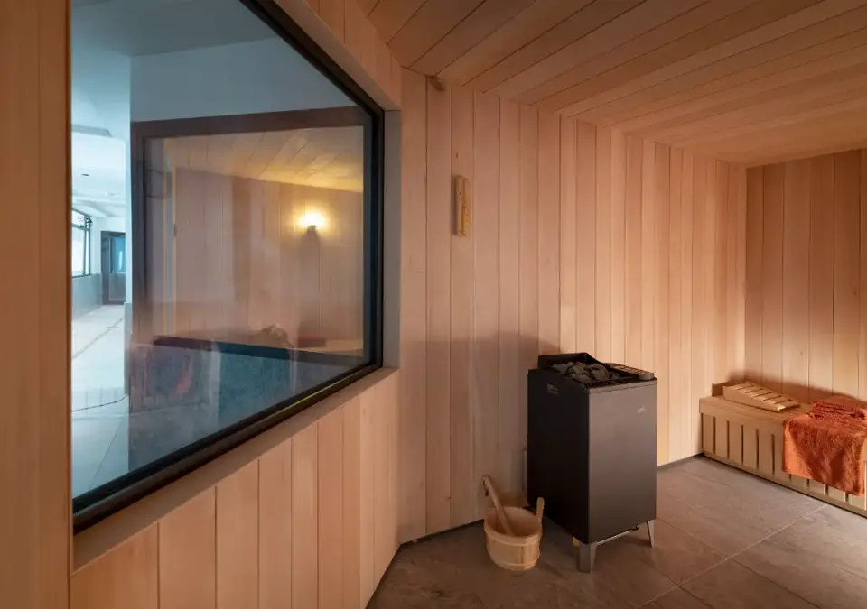 Alpen Lodge-La Rosiere-Indoor pool (1).webp