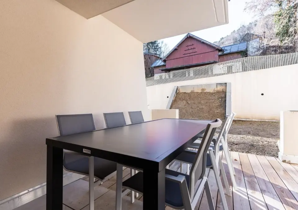 Meri-Bellcombe-Brides les Bains-Typical 2 bed 5 (6).webp
