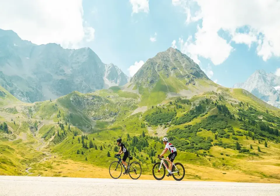Les Deux Alpes cycling.webp