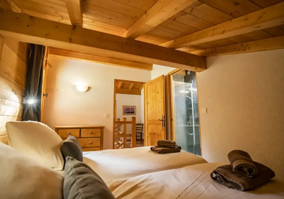 Chalet Le Refuge-Chatel-Bedroom (4).webp