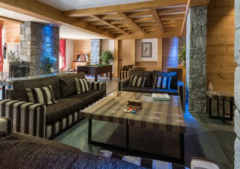 Le Napoleon-Montgenevre-Reception.webp