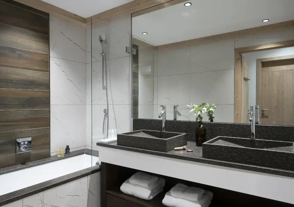 Alpen Lodge-La Rosiere-Typical hotel room (4).webp