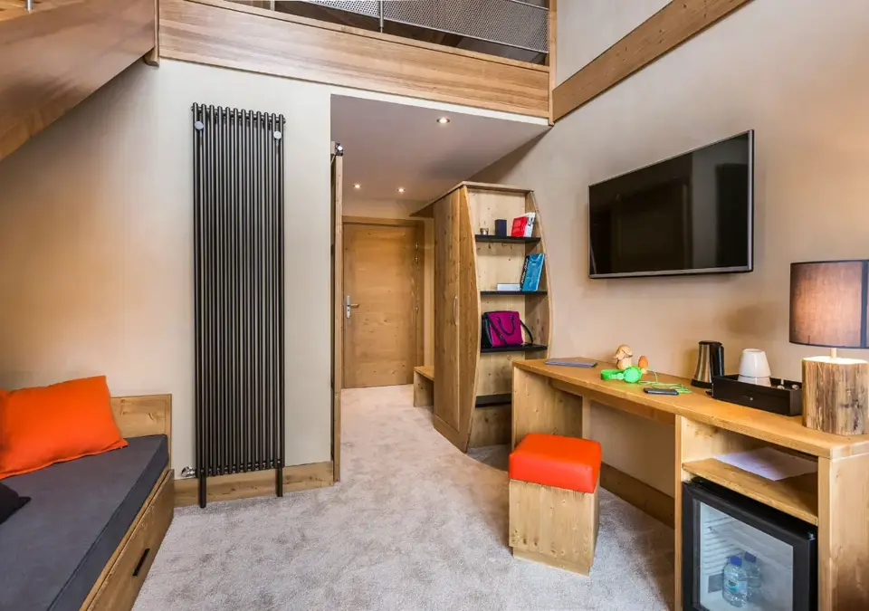 Hotel St Charles-Val Cenis-Suite family view piste (3).webp
