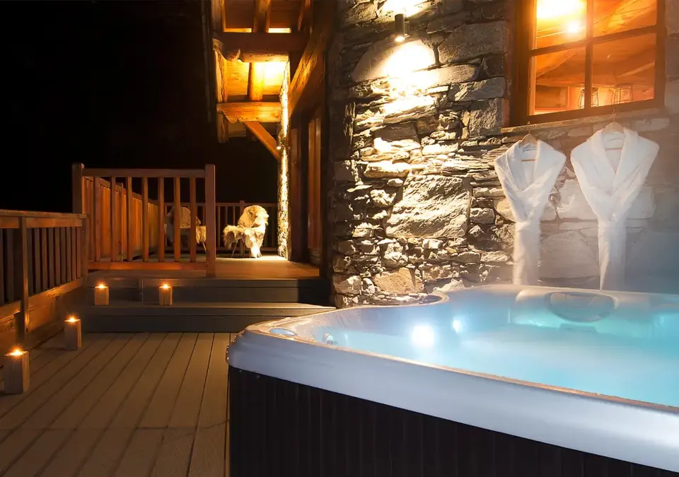 Chalet Arosa-Val d'Isere-Hot tub.webp