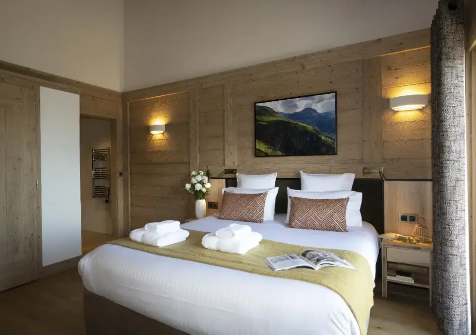 Alpen Lodge-La Rosiere-Typical hotel room (1).webp