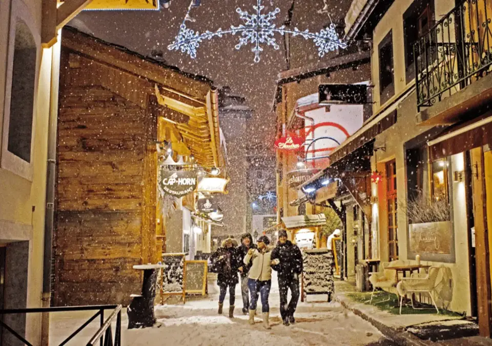 Chamonix-Town centre.webp