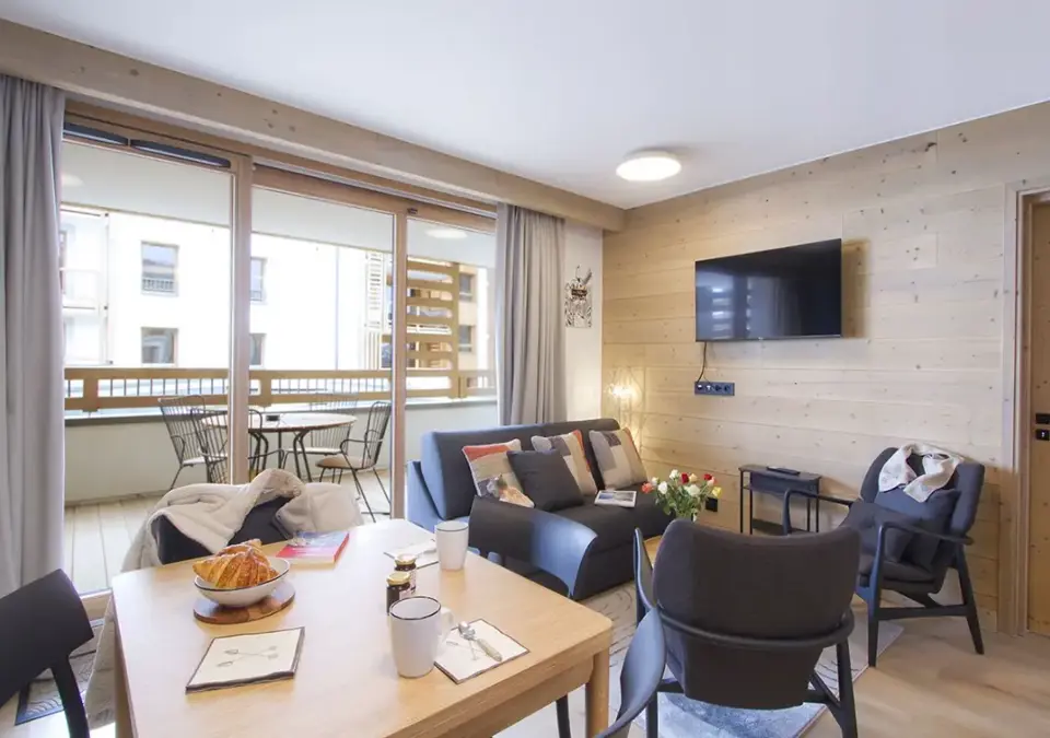 Phoenix-Alpe d'Huez-Typical C building apartments (5).webp
