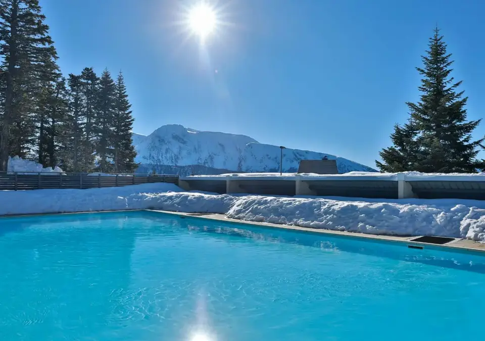 Les Villages du Bachat-Chamrousse-Outdoor heated pool (4).webp