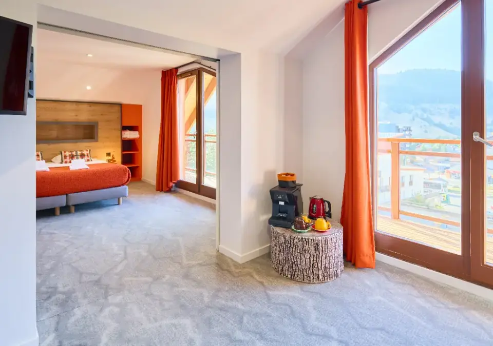 Basecamp Lodge-Les Deux Alpes-Typical room (3).webp