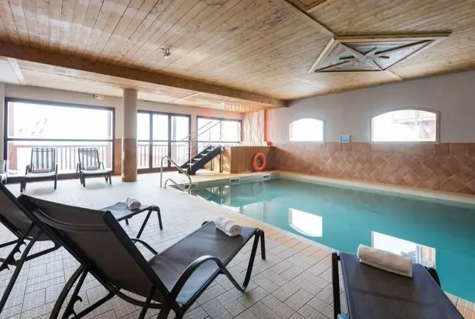 Hermine-Val Thorens-Indoor pool (M_Reyboz) (2).webp
