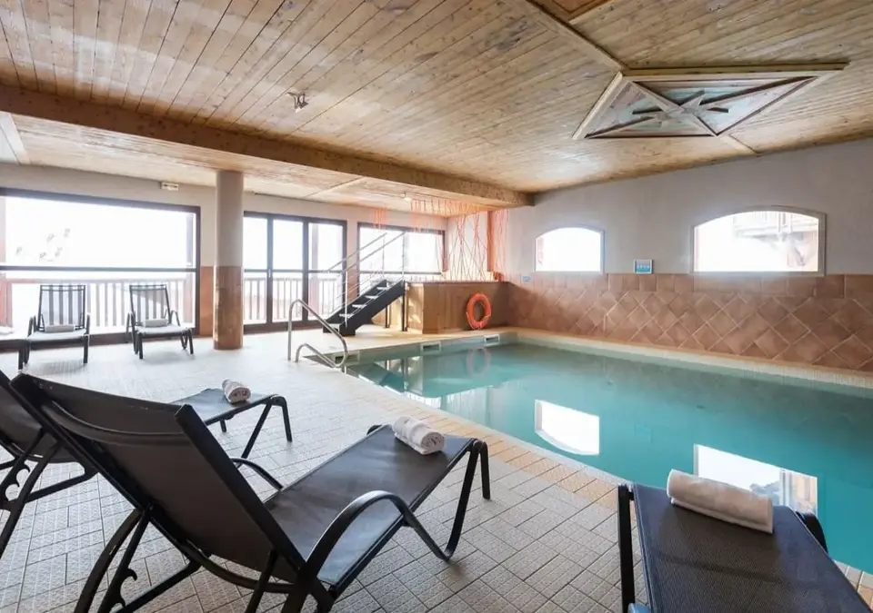 Hermine-Val Thorens-Indoor pool (M_Reyboz) (2).webp