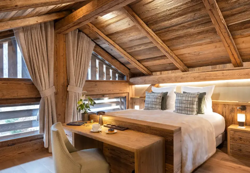 Ancolie, St Nicolas de Veroce (chalet) - Double bedroom