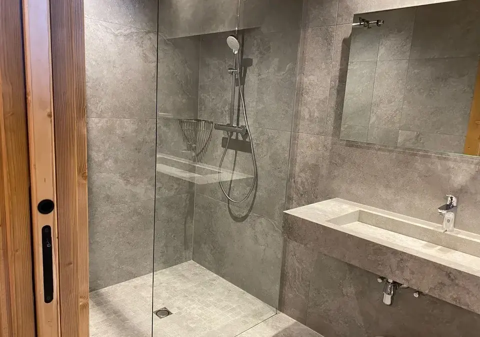 Le Bon Vieux Temps-Chatel-Bathroom (2).webp