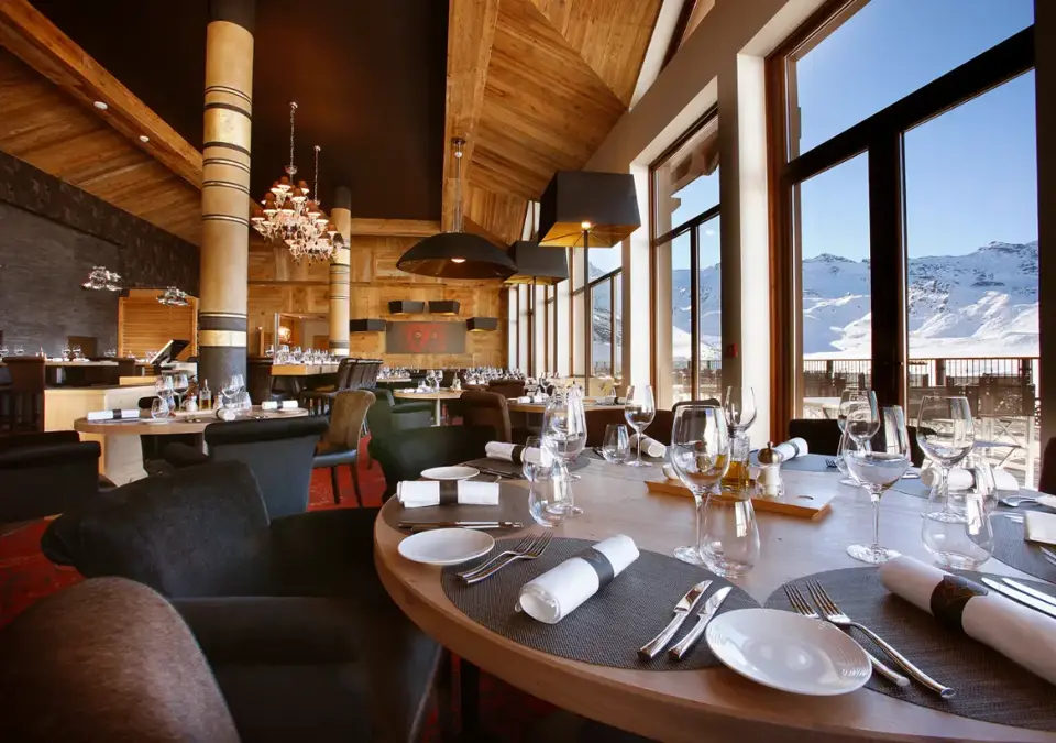 Koh-I Nor-Val Thorens-Restaurant Le Diamant Noir (2).webp
