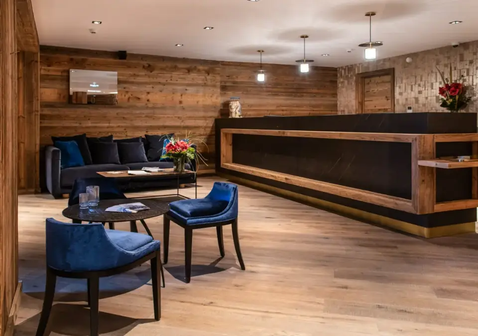 Reception-Manali-Lodge-Courchevel.webp