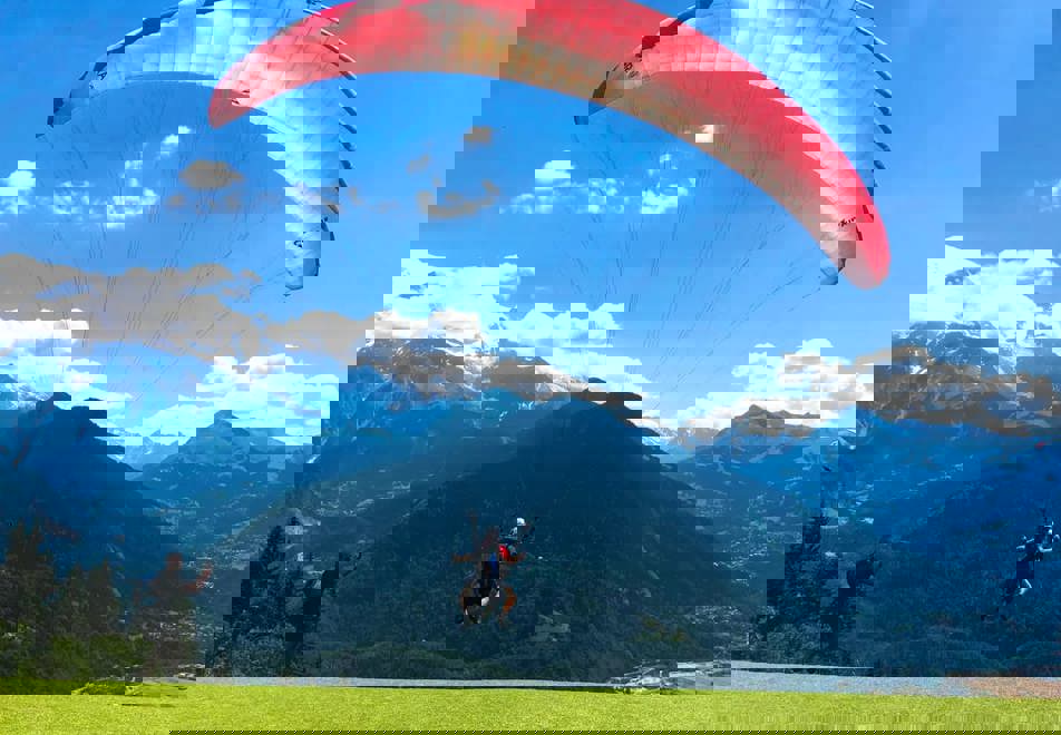 Paragliding in Combloux