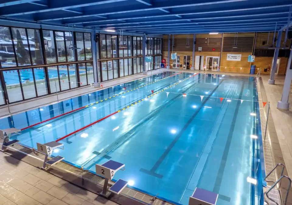 Megeve indoor swimming complex (©gabrielzacharski).webp