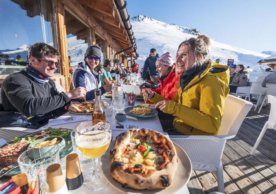 Les Menuires altitude restaurant.jpg