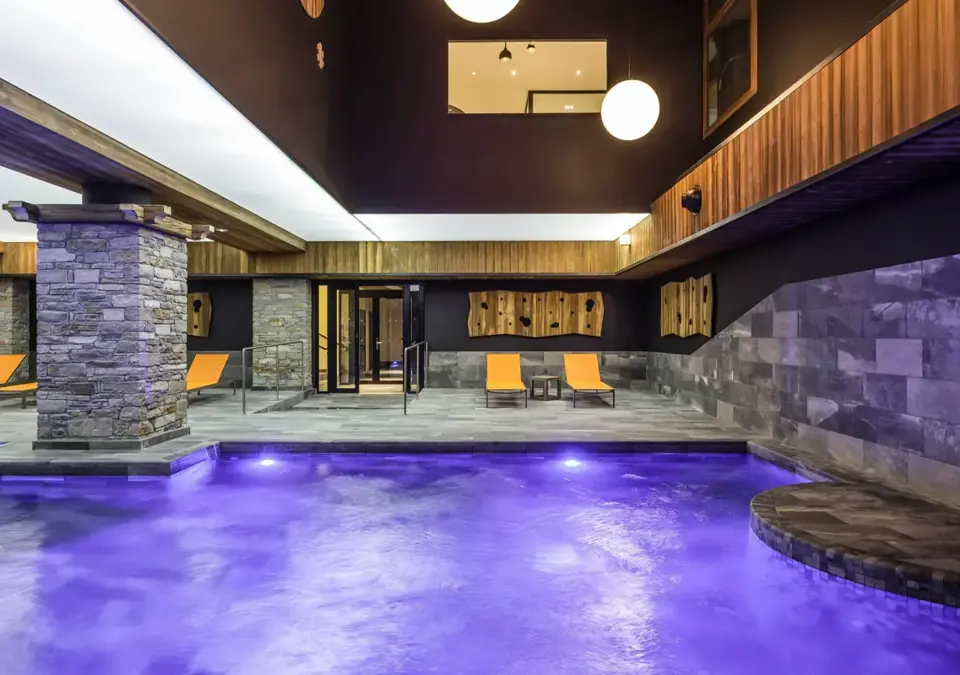 Hotel St Charles-Val Cenis-Indoor pool.webp