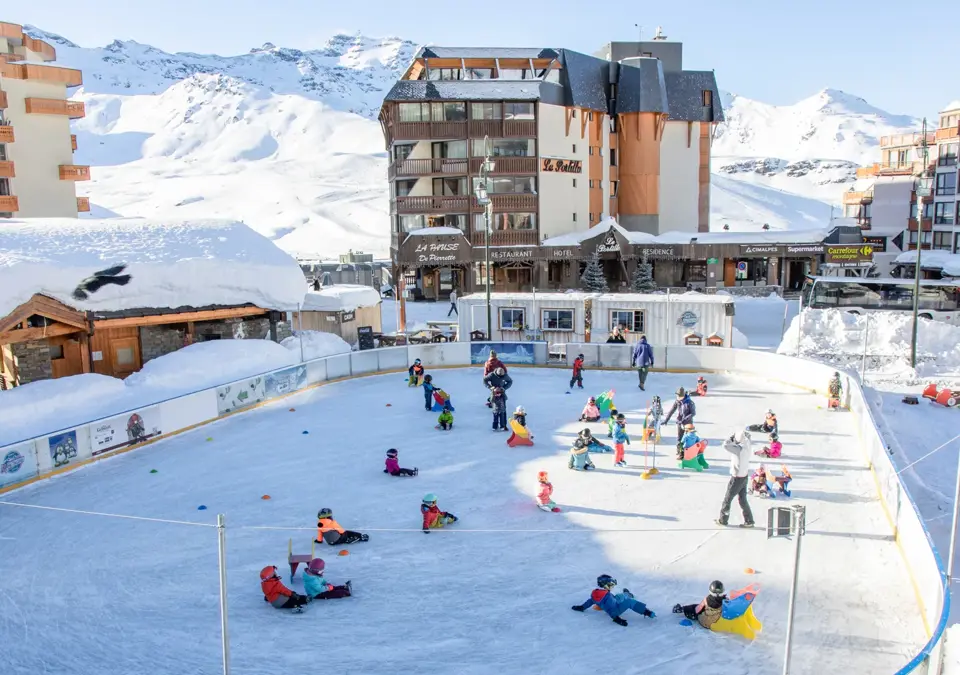 Val Thorens outdoor ice rink (l.brochot).webp