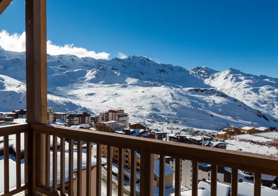 Koh-I Nor-Val Thorens-Typical hotel room.webp