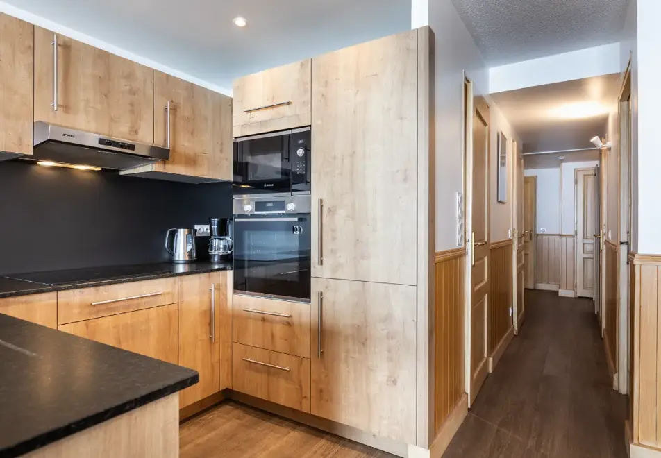 Val Chaviere, Val Thorens (self catered apartments) - Typical 8/10 person apartment style