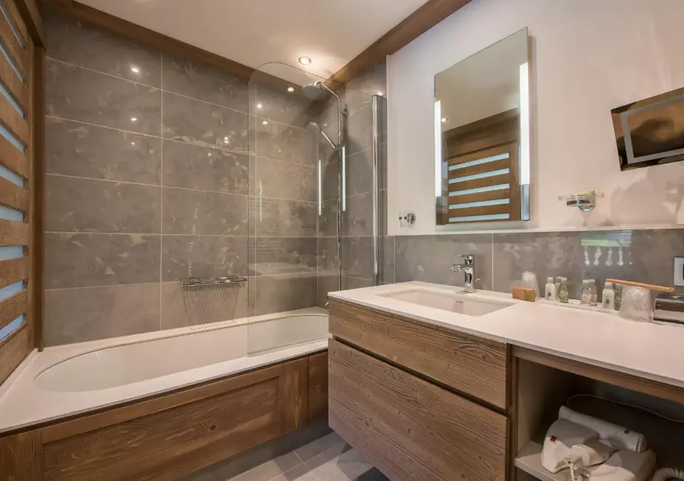Hotel Le Petit Dru-Morzine-Typical room (6).webp