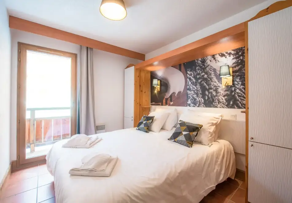 Hameau des Airelles, Montgenevre (self catered apartments) - Typical 2 Bed (©Manu Molle)