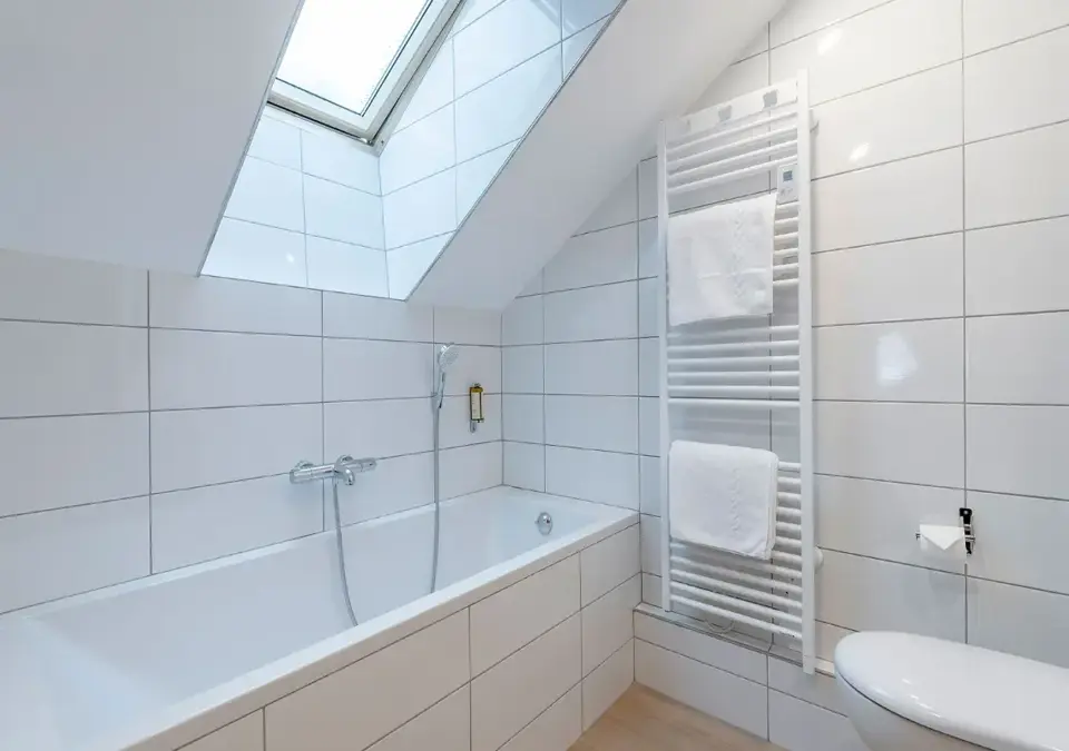 eterlou-meribel-chambre_apt_6pers (5).webp