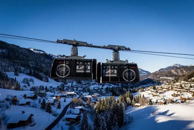 La Clusaz gondola .webp