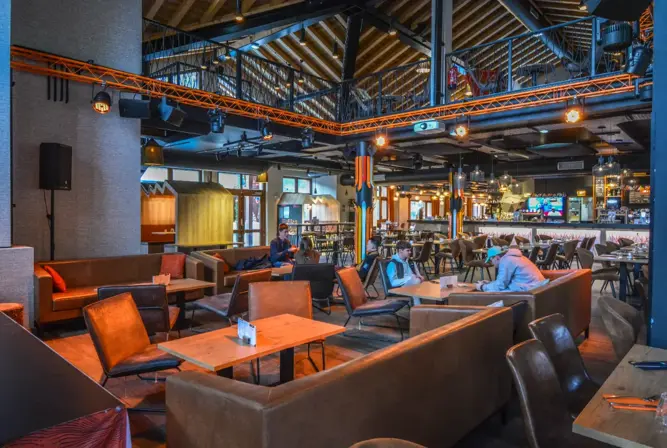 Basecamp Lodge-Bourg St Maurice-Bar restaurant (Infosnews) (1).webp