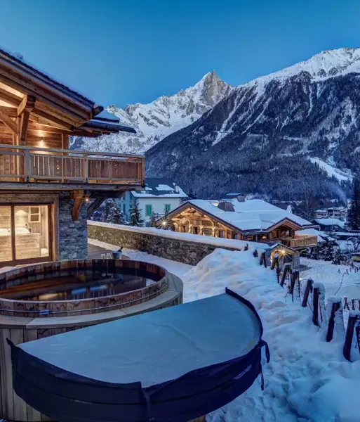 Chalet Azurite, Chamonix (self catered chalet) - Private outdoor hot tub (©A.Jonhston)
