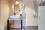Basecamp Lodge-Les Deux Alpes-Typical room (4).webp
