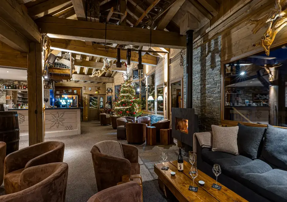 Carlina hotel and apartments-Bar (1).webp