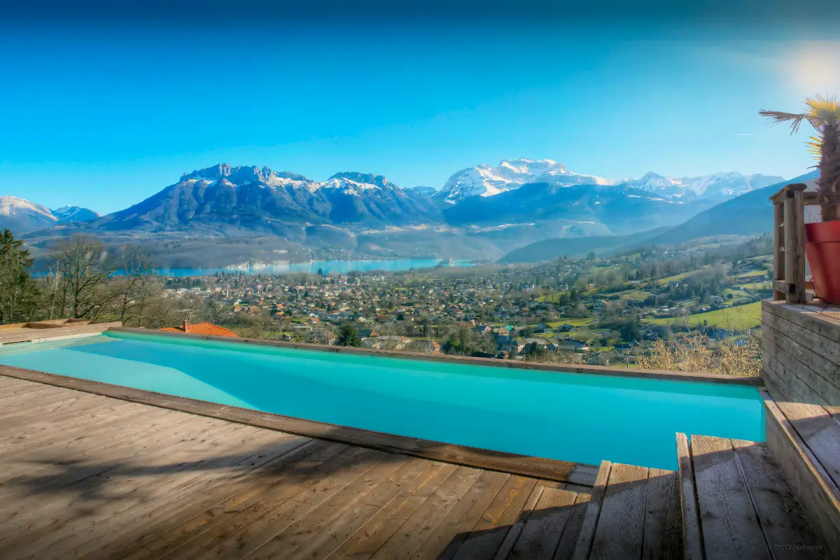 Chalet Kalyssia, Lake Annecy (self catered chalet) - Outdoor heated swimming pool without cover