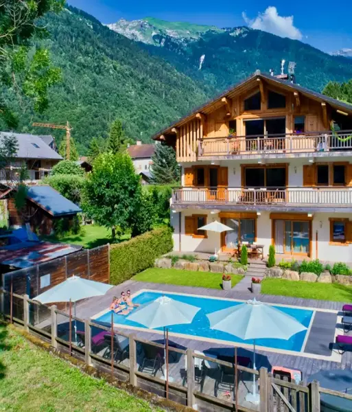 Rose des Alps, Samoëns (self catered apartments) - Exterior shot in summer - outdoor pool