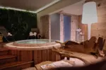 Hotel Alpen Ruitor-Meribel-Hot tub.webp