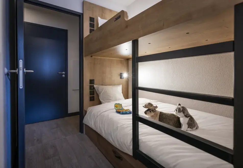 Serra Neva, Serre Chevalier (self catered apartments) - Typical apartment style (apartment with bunk beds)