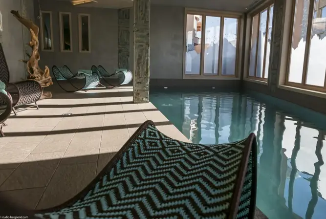 Le Taos-Val Thorens-Indoor pool (©Studio_Bergoend) (2).webp