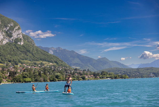 Lake Annecy-Paragliding (2).JPG