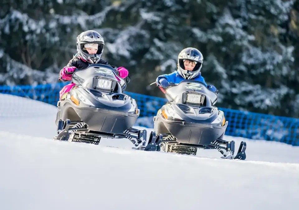 Les Gets childrens motoneige (©Keno_Photographie).webp