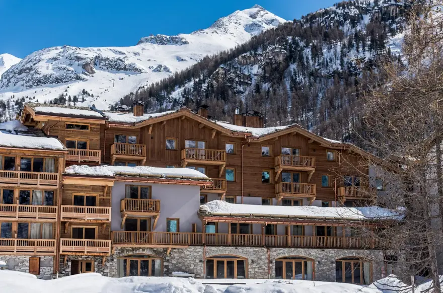 Skadi-Val d'Isere-Exterior (2).webp