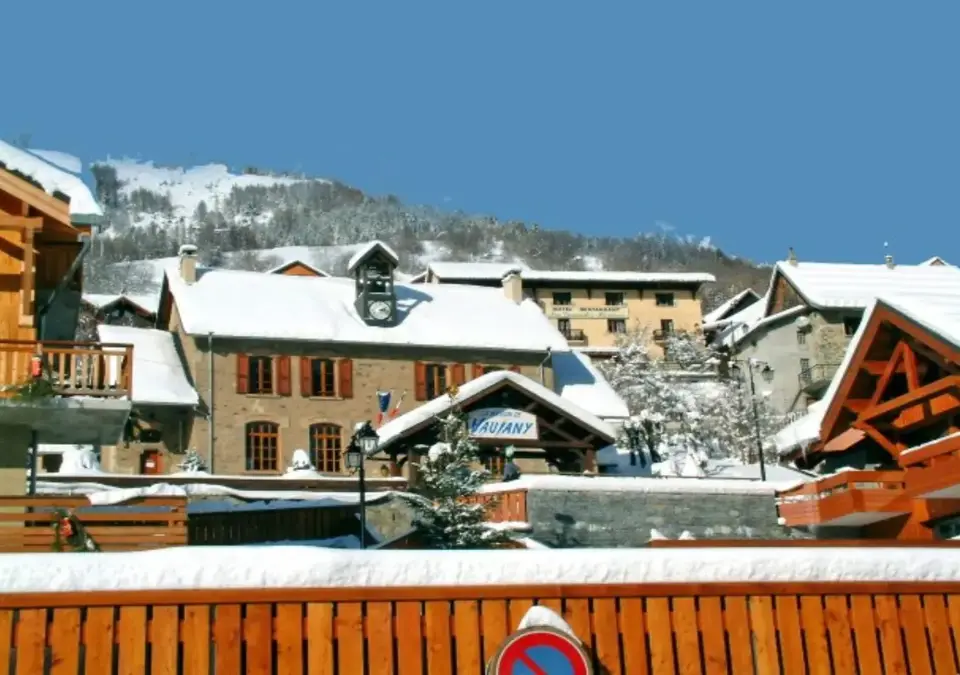 Vaujany Ski Resort (2).webp