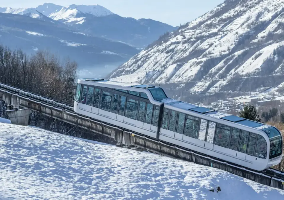 Bourg St Maurice funicular (©John Beague).webp