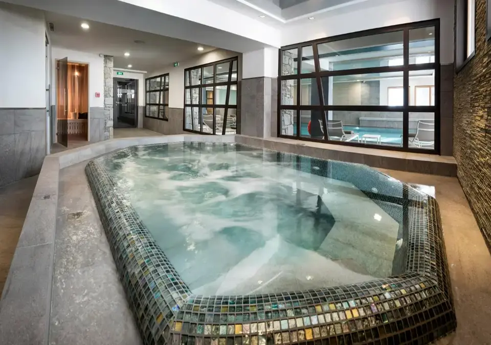 Roc des Tours-Le Grand Bornand-Hot tub (2).webp
