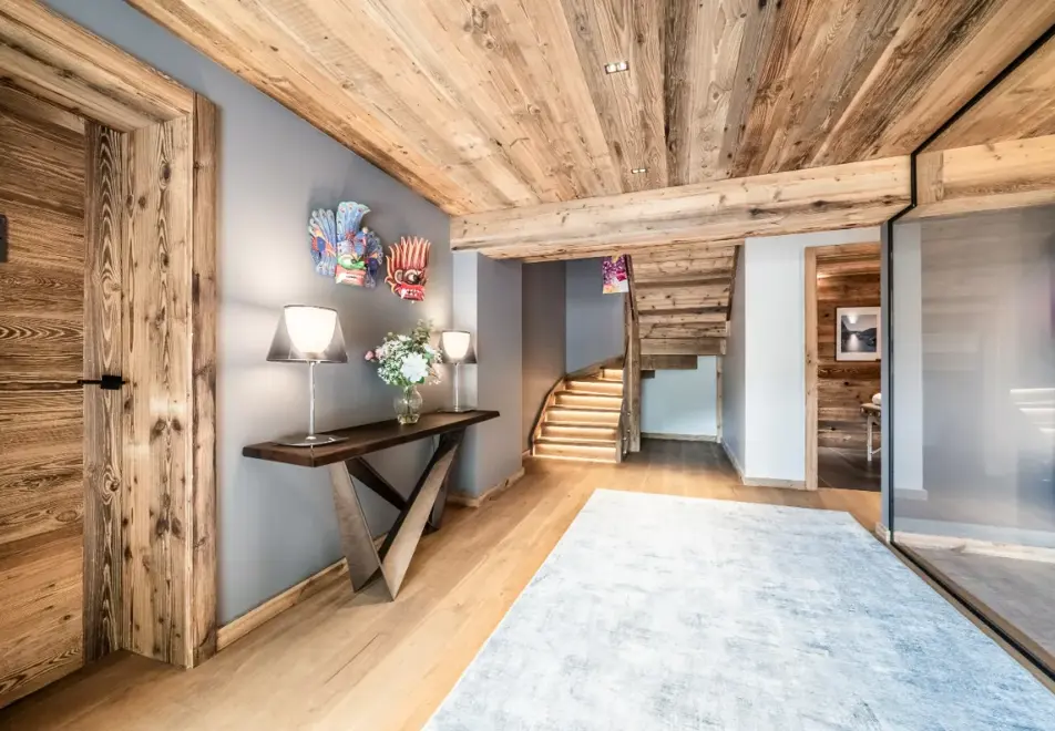 Chalet Kerasia, Morzine (self catered chalet) - Hallway