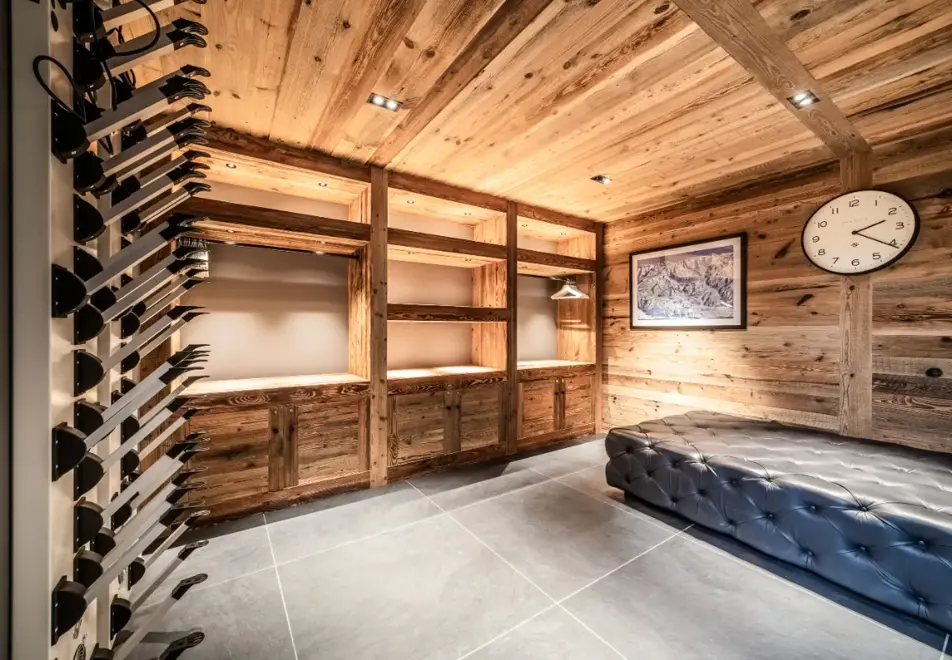 Chalet Kerasia, Morzine (self catered chalet) - Ski room