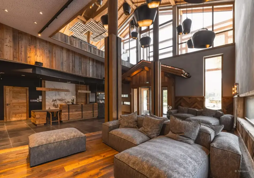 l'Eclat des Veriaz-Megeve-Reception lounge (3).webp